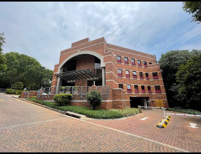 1,103M² OFFICE TO LET IN PARKTOWN